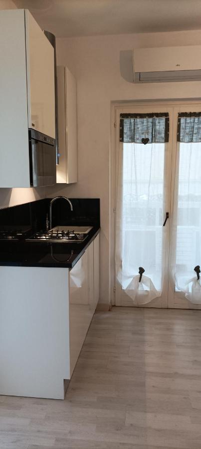 La Casina Di Ale Apartment Marina Di Carrara Luaran gambar